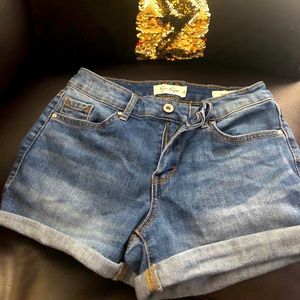Jessica Simpsons forever short
